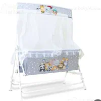 گهواره کنار تخت مادر
