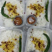 پخت و توزیع غذا