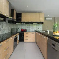۱۷۰ متر / جنوبی / تاپ لوکیشن              پاسداران