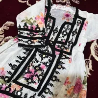 لباس بچگانه