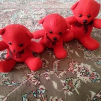 دو دست لیوان و سه عدد عروسک