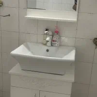 روشویی و آینه