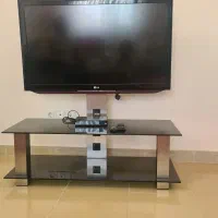 LCD و میز تلویزیون