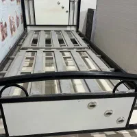 تخت تک نفره