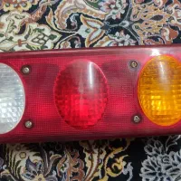 یک عدد چراغ خطر پشت نیسان