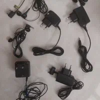 تعدادی شارژر و هنزفری اصل