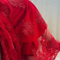 پارچه قرمز