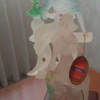مجسمه زیبای برند سانتی