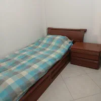 تخت خواب یکنفره به همراه تشک و پاتختی،سالم