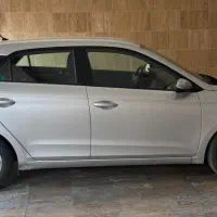هیوندا i20