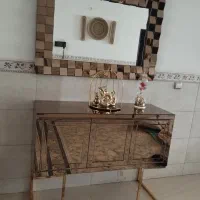 میز تی وی و اینه کنسول در حد نو
