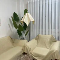 آباژور ایستاده