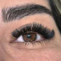 آموزش و خدمات اکستنشن مژه