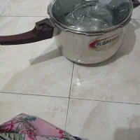 یک  زودپز تمیز نو