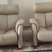 دو عدد مبل راحتی چرمی