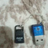 دو عدد فلش ۶۴ گیگ و ۴ گیگ ارزان