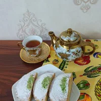 کیک یزدی پای سیب شیرمال