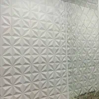 سقف ترک خورده داری دیوارپوش هشت پر بزن