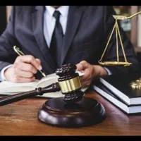 وکیل پایه یک دادگستری(خانم)