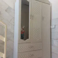 کمد و جالباسی و جاکفشی