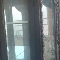 بوفه تمیز بزرگ و جادار آیینه ای