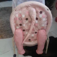 تخت کنار مادر