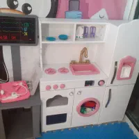 ی مربی خانم برای شهربازی هانی لند