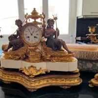 ساعت و شمعدان آنتیک