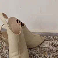 کفش پاشنه بلند سفید در حد سایز 38