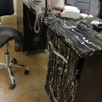 تعدادی وسیله ارایشگاه به حراج میرسد