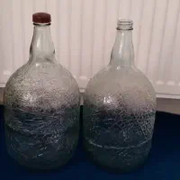 دو عدد شیشه بزرگ