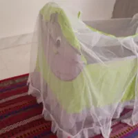 تخت فلزی