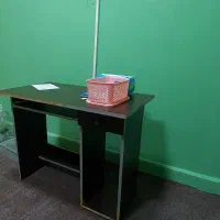 میز رایانه ۱عدد