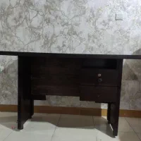 میز کامپیوتر در حد نو