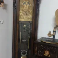فروش یک عدد ساعت پایه دار وایستاده