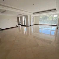 نیاوران ۲۹۰ متر کلید نخورده