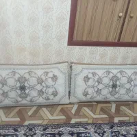 یک جفت پستی رنگ کرم