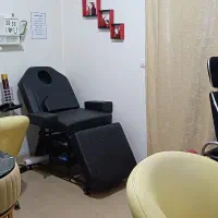 خدمات ناخنکاری ، فشیال ، میکاپ
