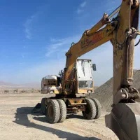 بیل لیبهر ۹۱۲ لاستیکی