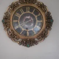 ساعت دیواری در حد نو تمیز