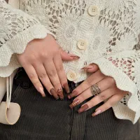 خدمات ناخن شکوفه