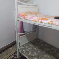 یه تخت دوطبقه یه مبل هفت نفر