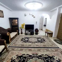نبض شهر(«آپارتمان 75mخوش نقشه در طبقه اول»)