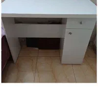 میز اداری،هایگلاس