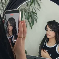 عکاس و موبایل گراف تبلیغاتی