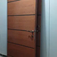 ۶عدد درب چوبی با یراق کامل با چهار چوب وکیوم۶تومن