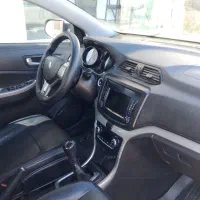 شاهین جی مدل 1400سانروف دار کم کار