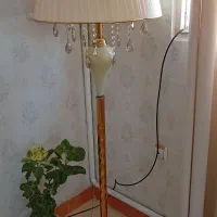 آباژور ایستاده نونو هست