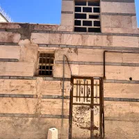 ۲۳۰ متر / ویلایی/ کلنگی/ نزدیک بازار وکیل