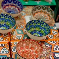 پیاله ماست،زیتون،ترشی